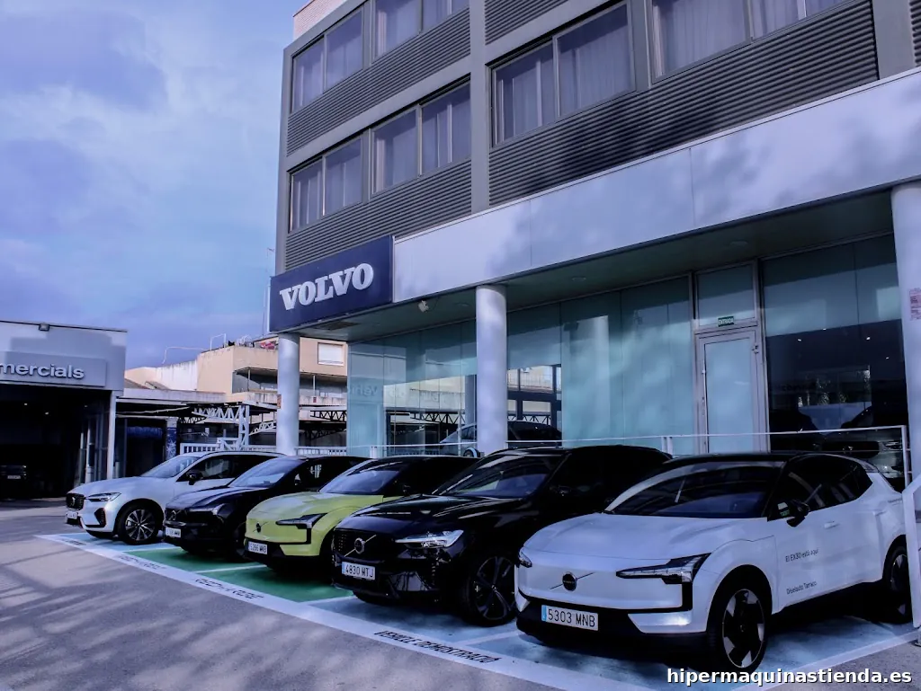 Concesionario y taller Oficial Volvo Tarraco Center (Tarragona)