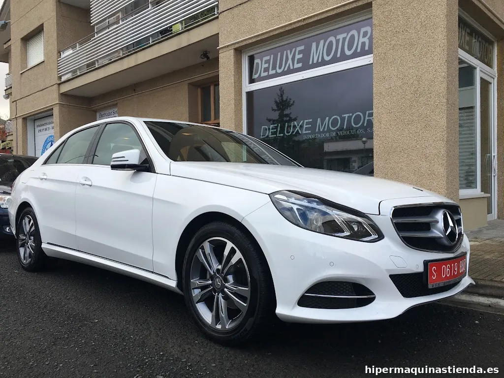 DELUXE MOTOR IMPORTADOR DE VEHÍCULOS, S.A